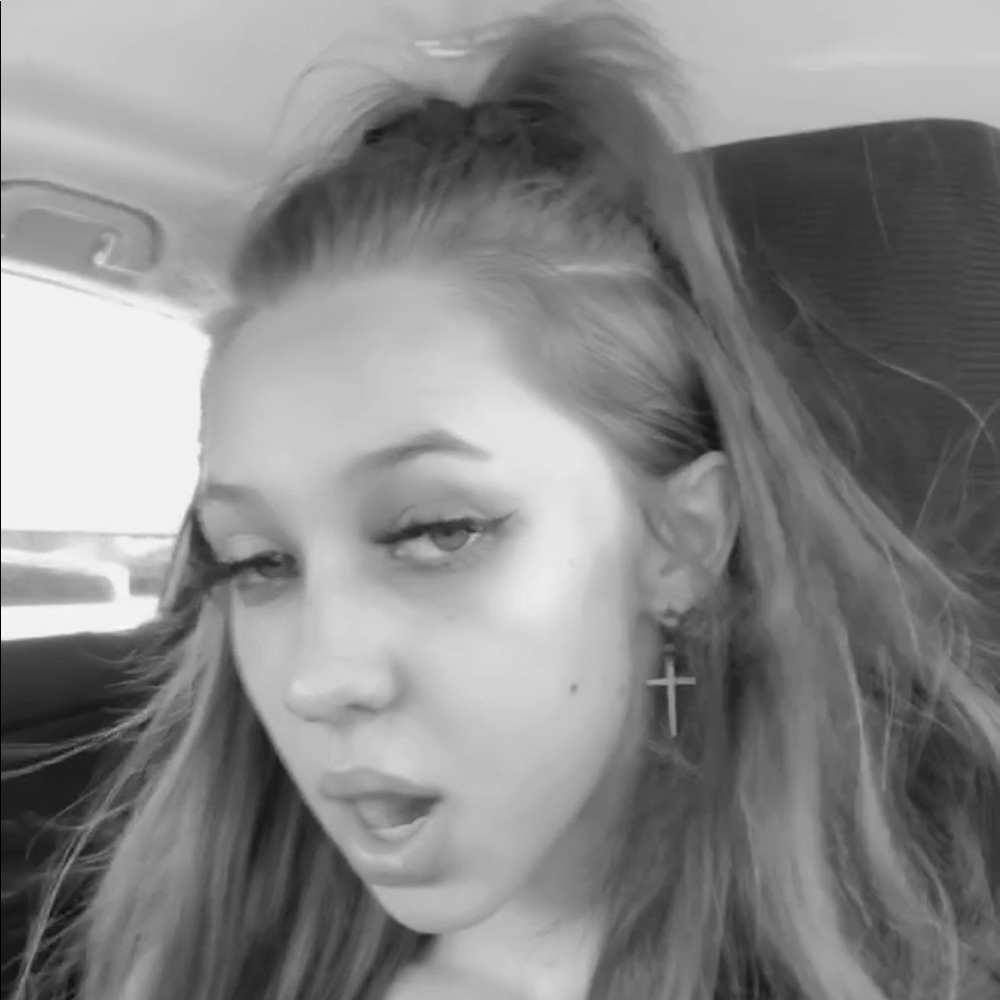 Meet your Posher, Hanna